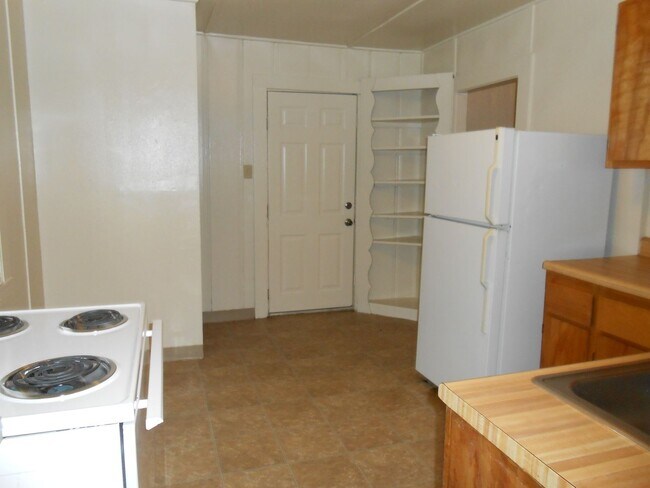 Foto del edificio - Cozy 2 bed and 1 bath in South Redding