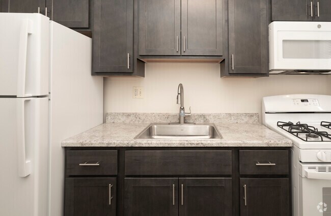 1HAB, 1BA - 400 ft² - Loch Bend Apartments