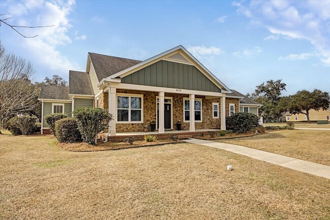 Building Photo - 3078 Dickinson Dr