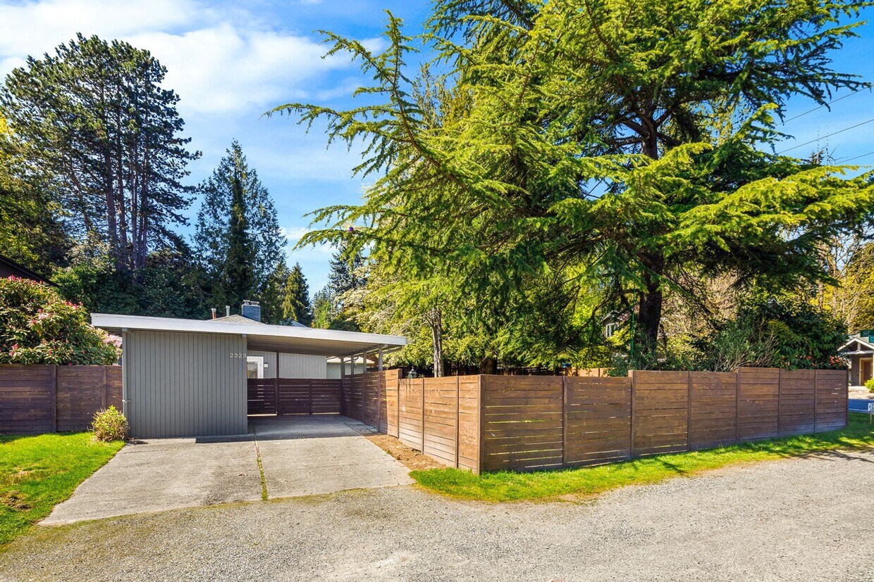 Primary Photo - Elegant 3 Bed, 2.5 Bath Home in Northeast ...