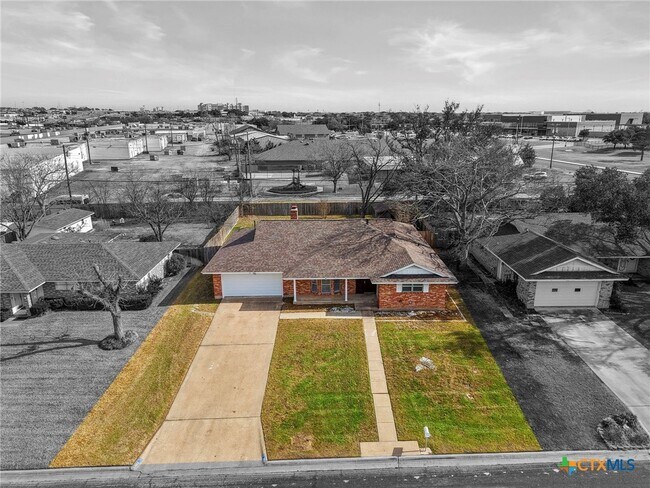 Foto del edificio - 3017 Oaklawn Dr