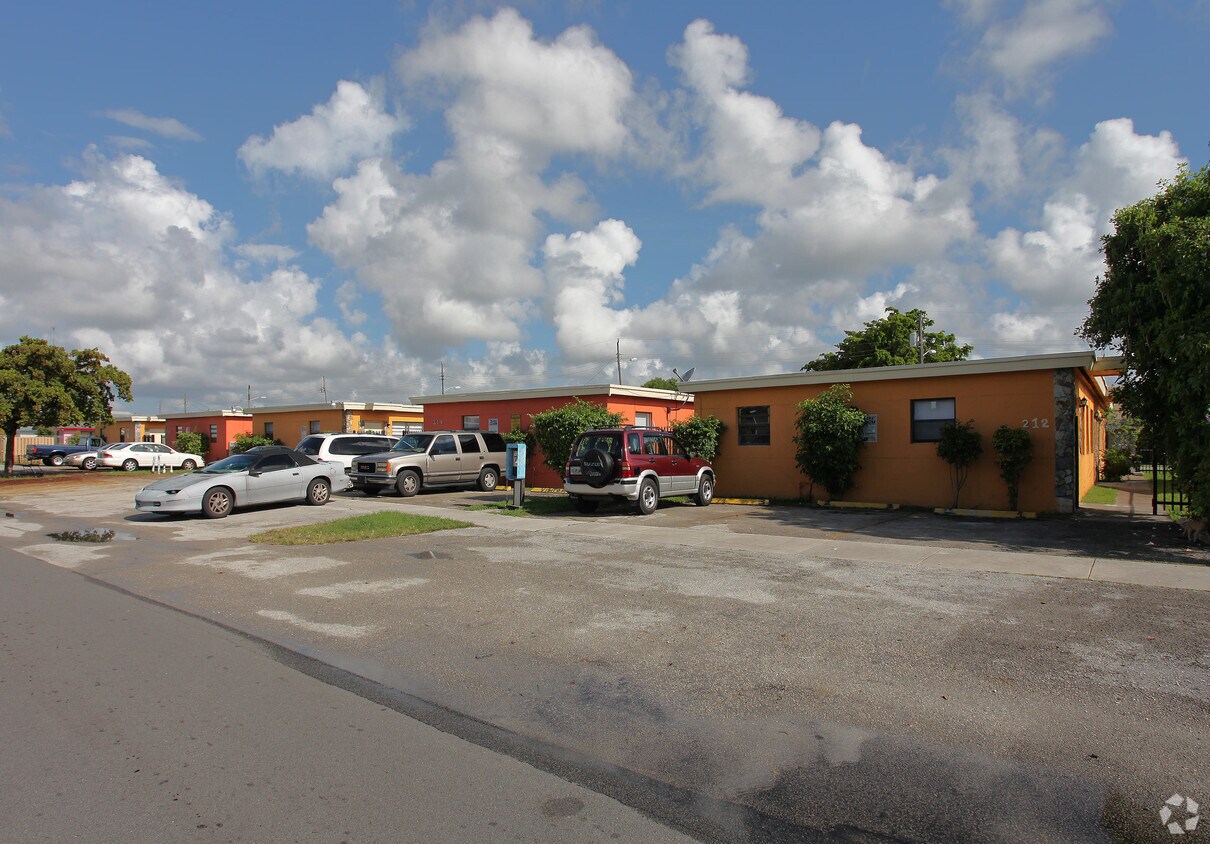 Primary Photo - 212-220 NW 3rd St
