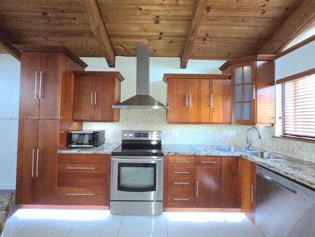 Foto del edificio - 6151 NW 33rd Way
