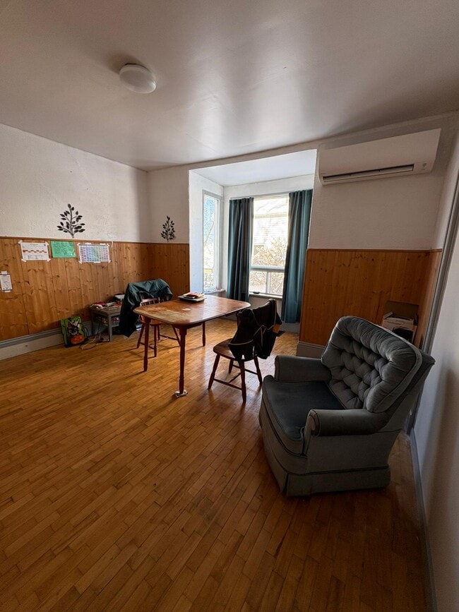 Photo du bâtiment - 24 Eddy St