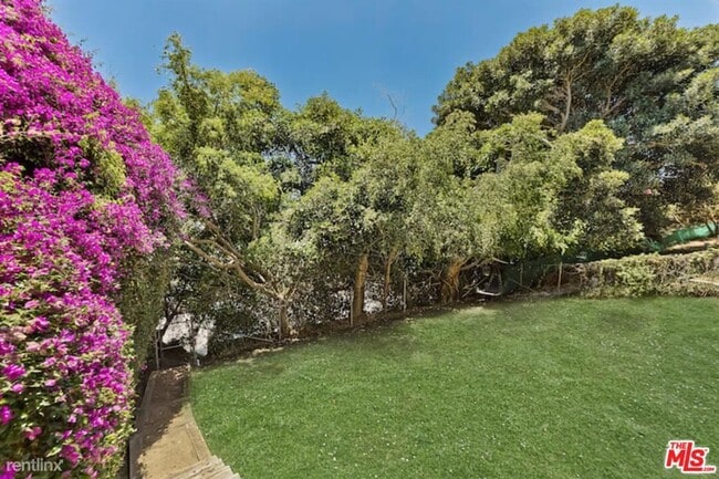Building Photo - 2 br, 2 bath Townhome - 21350 Rambla Vis