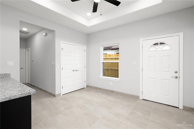 Building Photo - 2526 N Vly Cir