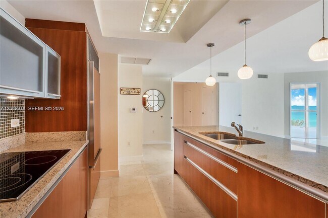 Foto del edificio - 17201 Collins Ave