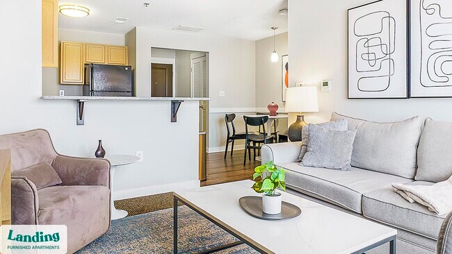 Building Photo - 335 W 9th St