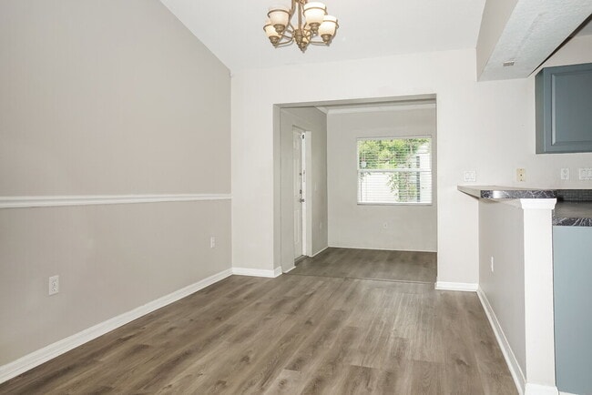 Building Photo - 5146 Old Ashwood Dr