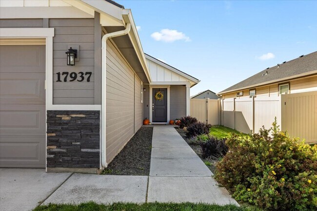 Foto del edificio - Perfect Location 3 Bed 2 Bath Home with SO...