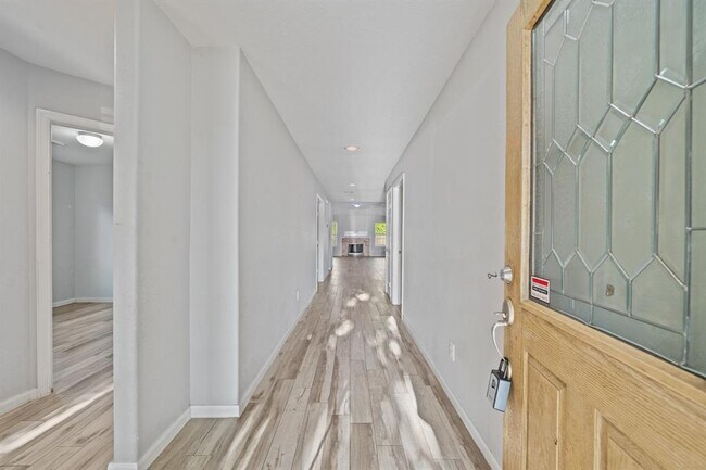 Foto del edificio - 9626 Winter Bloom Ln