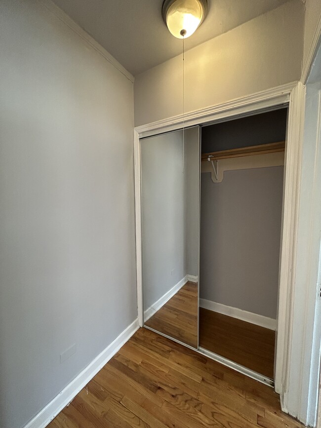Foto del edificio - 6956 N Ashland Ave
