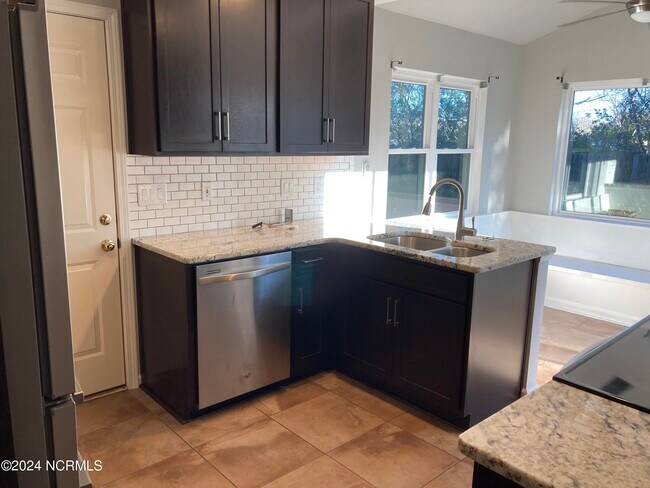 Building Photo - 2310 Wildberry Ct