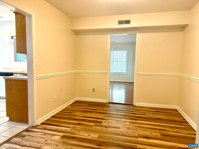 Foto del edificio - 3159 Saddlebrook Ln