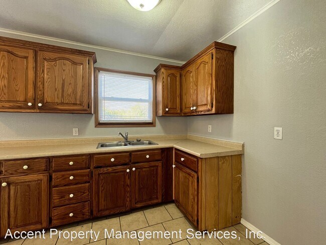 Building Photo - 3 br, 1 bath House - 6807 East Haskell Street