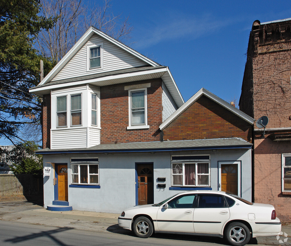 Building Photo - 311 25th St