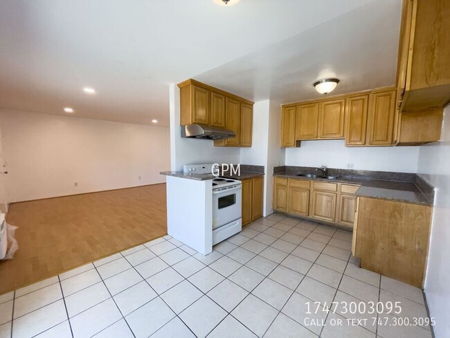 Building Photo - 514 W Huntington Dr