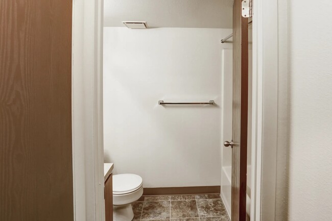Building Photo - 2275 S 200 E
