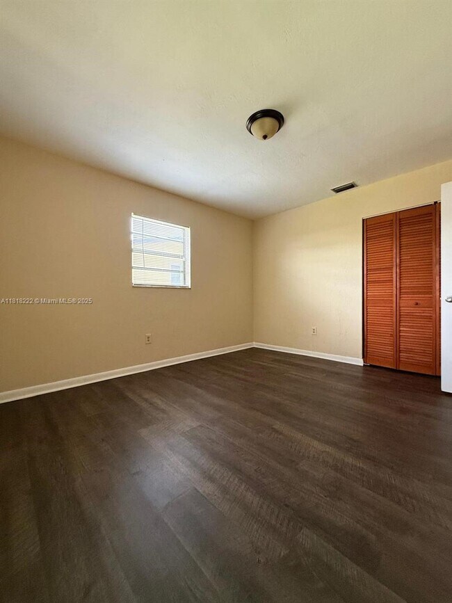 Foto del edificio - 1902 SW 97th Ave