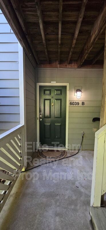 Foto del edificio - 6039 Gray Gate Ln