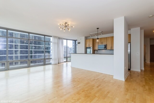 Foto del edificio - 100 E 14th St