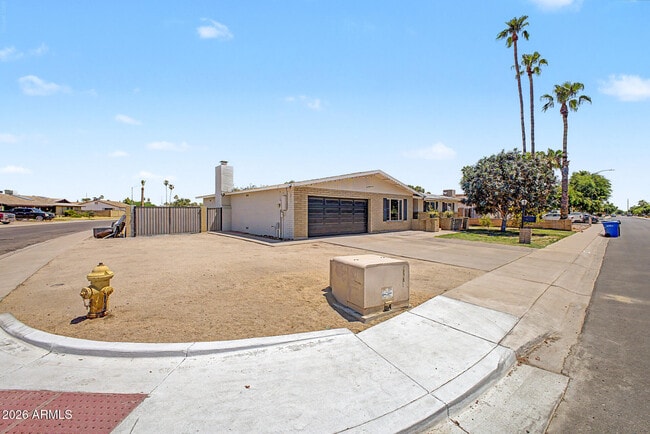 Building Photo - 10217 N 37th Ave