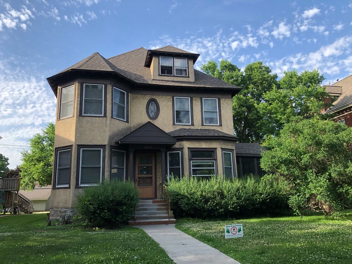 Foto principal - 1863 Marshall Ave