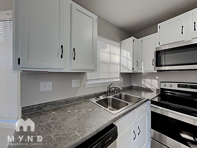 Building Photo - 629 Bennett Dr