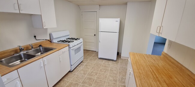 Building Photo - 506 W Chemung St