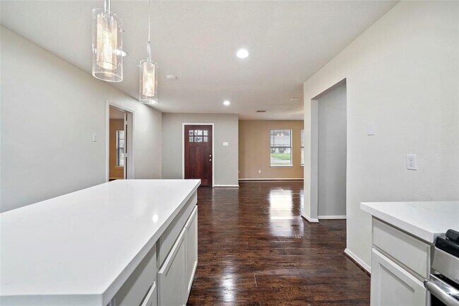 Building Photo - 4810 Culmore Dr