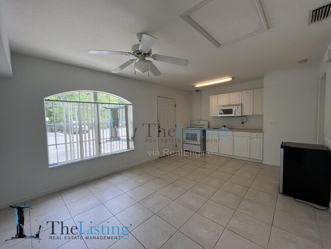 Building Photo - 327-5 Coconut Palm Way