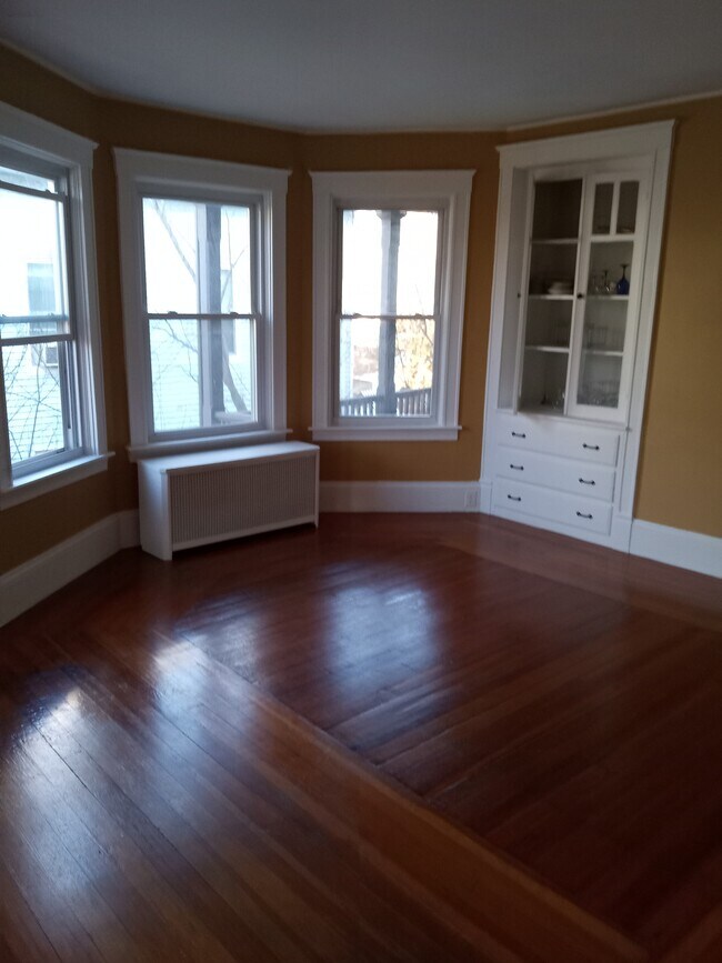 Dining Room - 550 S Main St