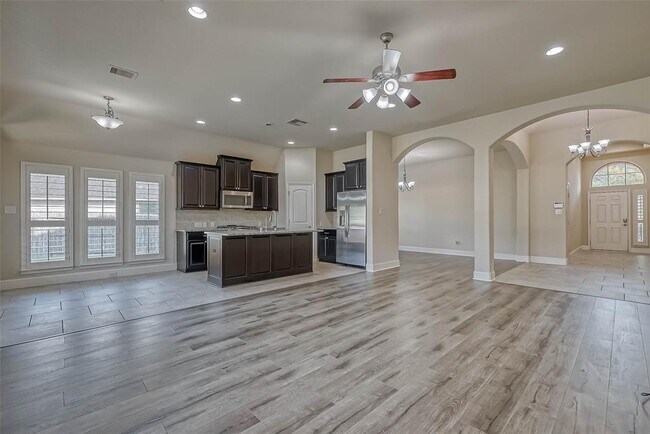 Foto del edificio - 2603 Longlake Dr