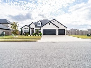Building Photo - 1700 Ella Pl