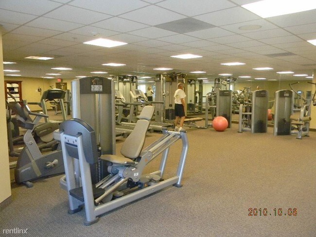 Building Photo - 102 Yacht Harbor Dr