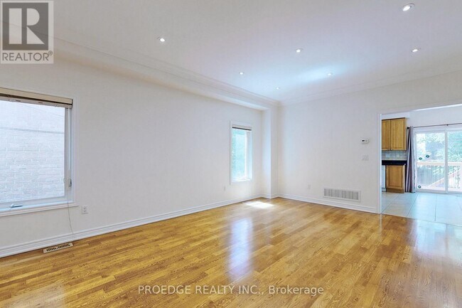 Building Photo - 26 Aylesworth Ave
