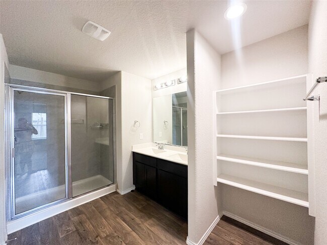 Foto del edificio - 1807 Brady Shores Dr
