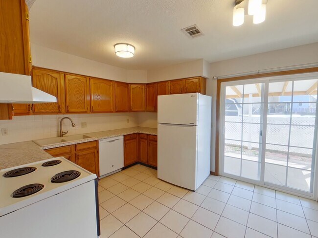 Foto del edificio - 812 N Sumac Rd