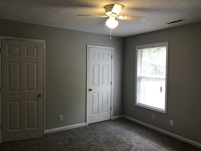 Foto del edificio - 3BD 3BA DUPLEX FOR RENT