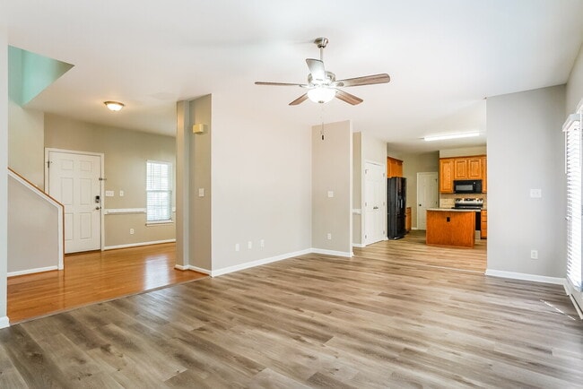 Building Photo - 9620 White Carriage Dr
