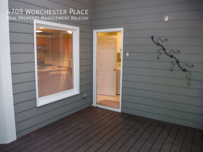 Building Photo - 4709 Worchester Pl