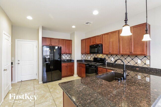 Foto del edificio - 4148 Seclusion Bay Ave