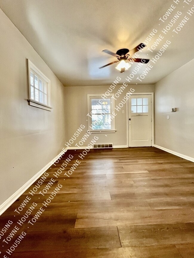 Building Photo - 554 26th St