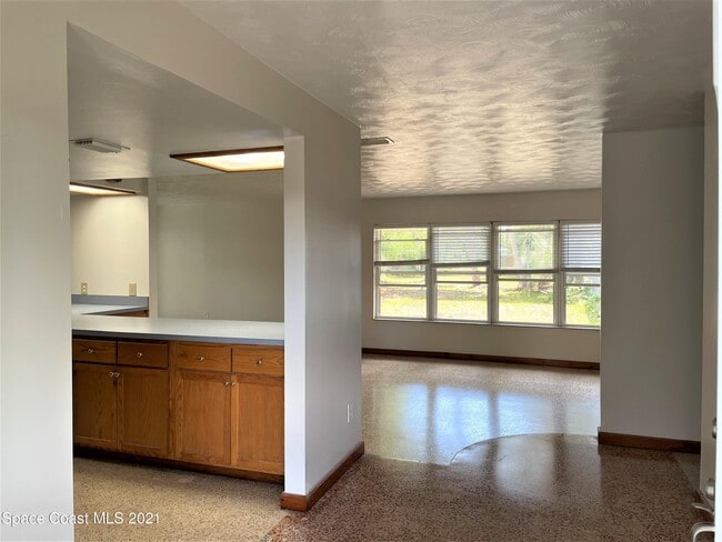 Foto del edificio - 296 Woodland Dr