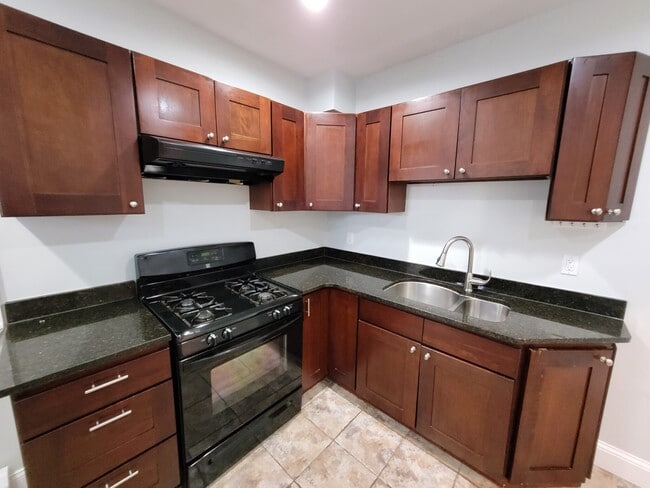 Building Photo - 44 Fenton St