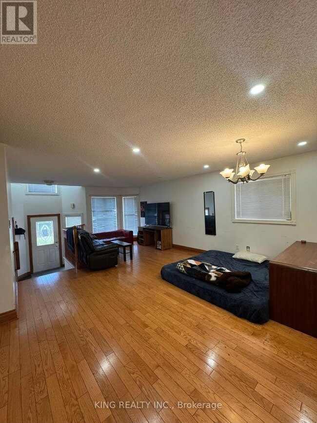 Building Photo - 10 Torada Ct