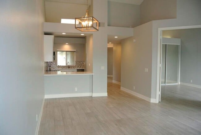 Foto del edificio - 2Bed/2Bath Condo in Laguna Del Mar Community~ Flying Cloud