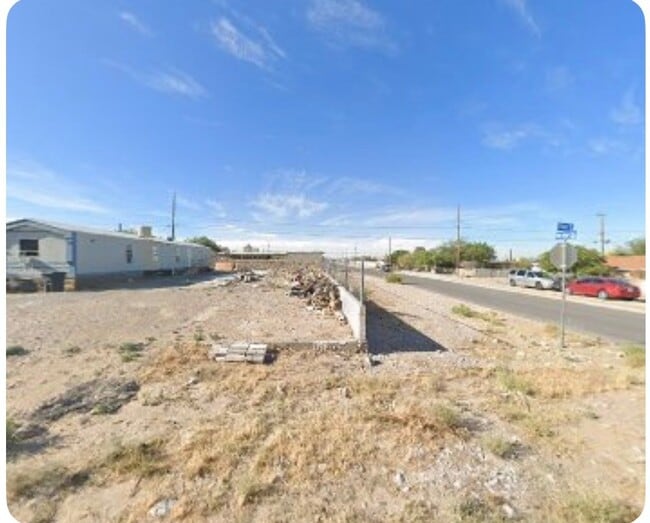 Building Photo - 1502 Tiffany Rd