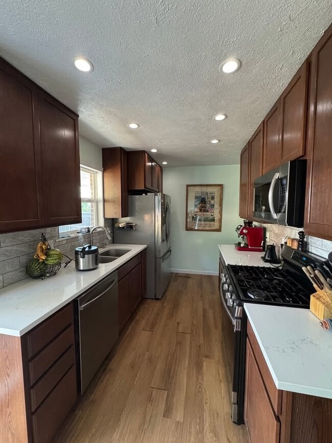 Photo - 1460 Marigold Dr House