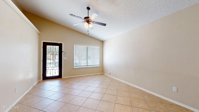 Building Photo - 1819 Shreya St